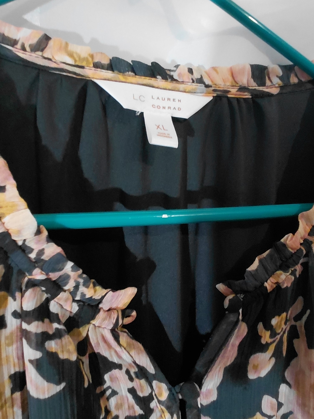 LC Lauren Conrad Black Floral Blouse with Pink & Cream Blooms - Picture 5 of 15